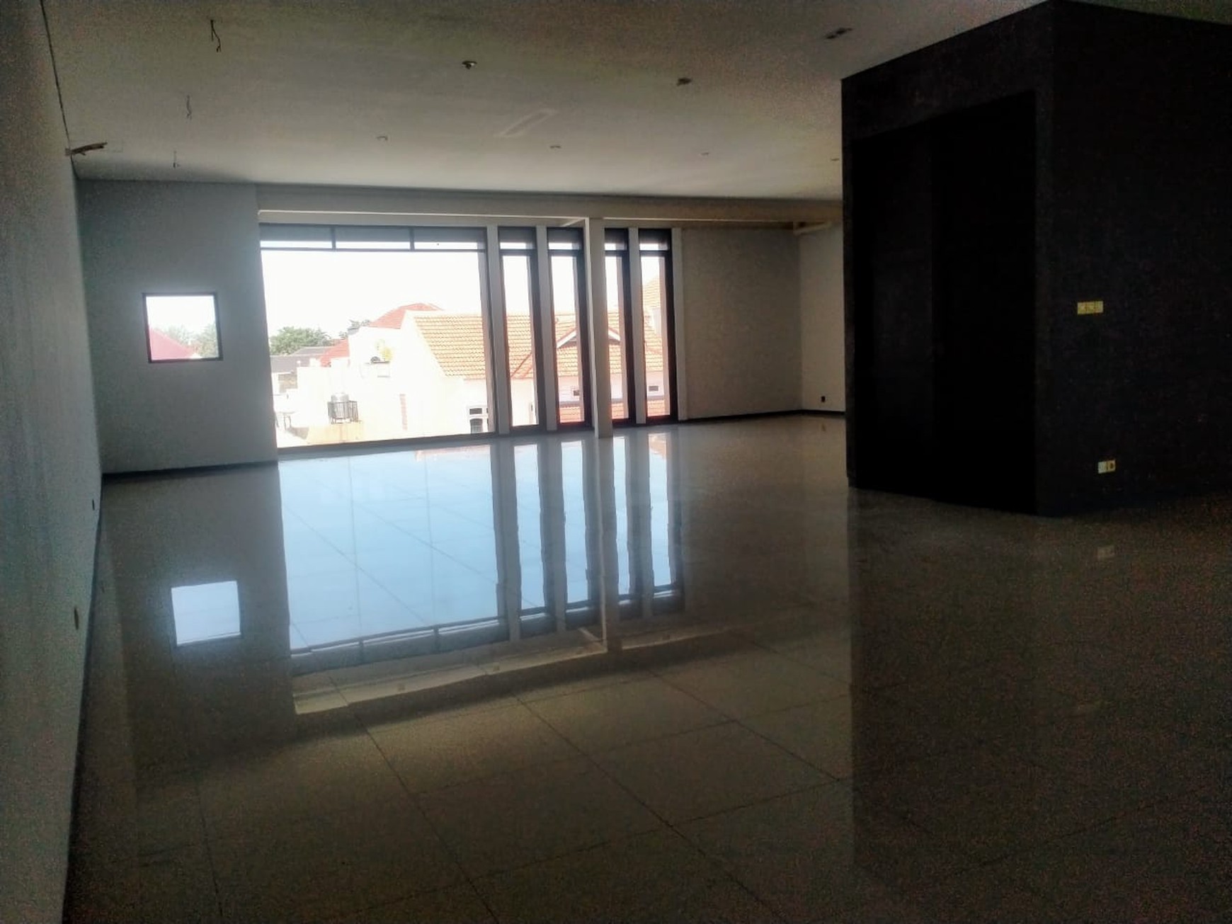 Dijual Cepat Rumah Ex Office Lokasi Di Dharmahusada Indah Surabaya