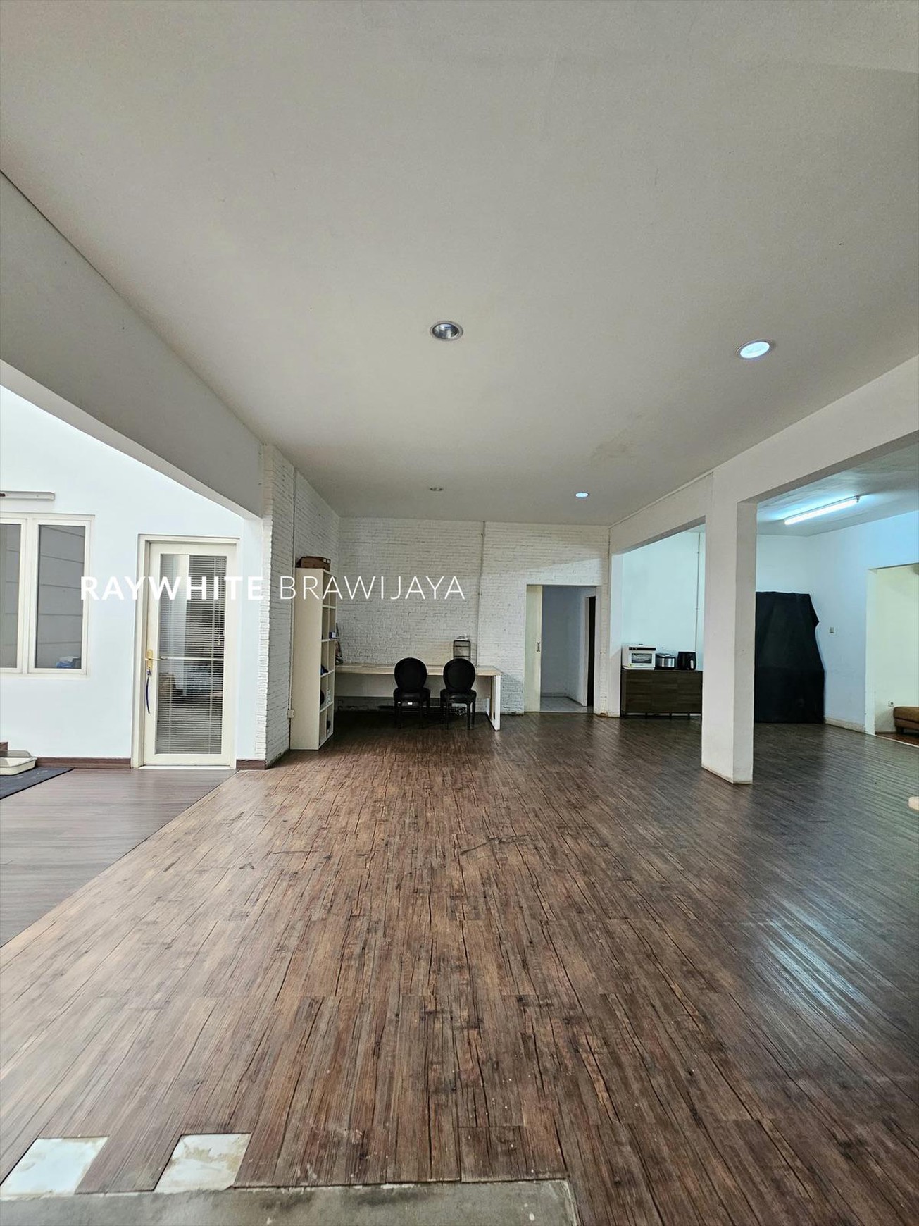 Rumah Bangunan 2 Lantai Lokasi Strategis Area Kerinci Kebayoran Baru