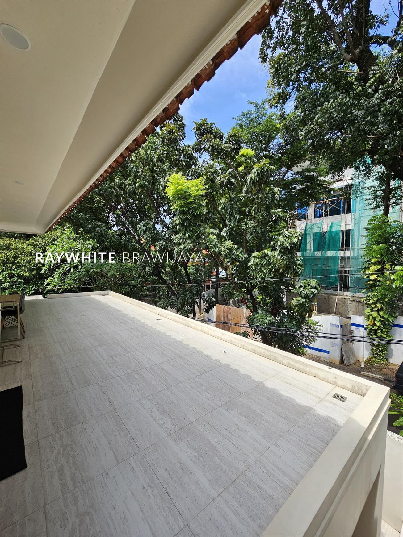 Rumah Bangunan 2 Lantai Lokasi Strategis Area Kerinci Kebayoran Baru
