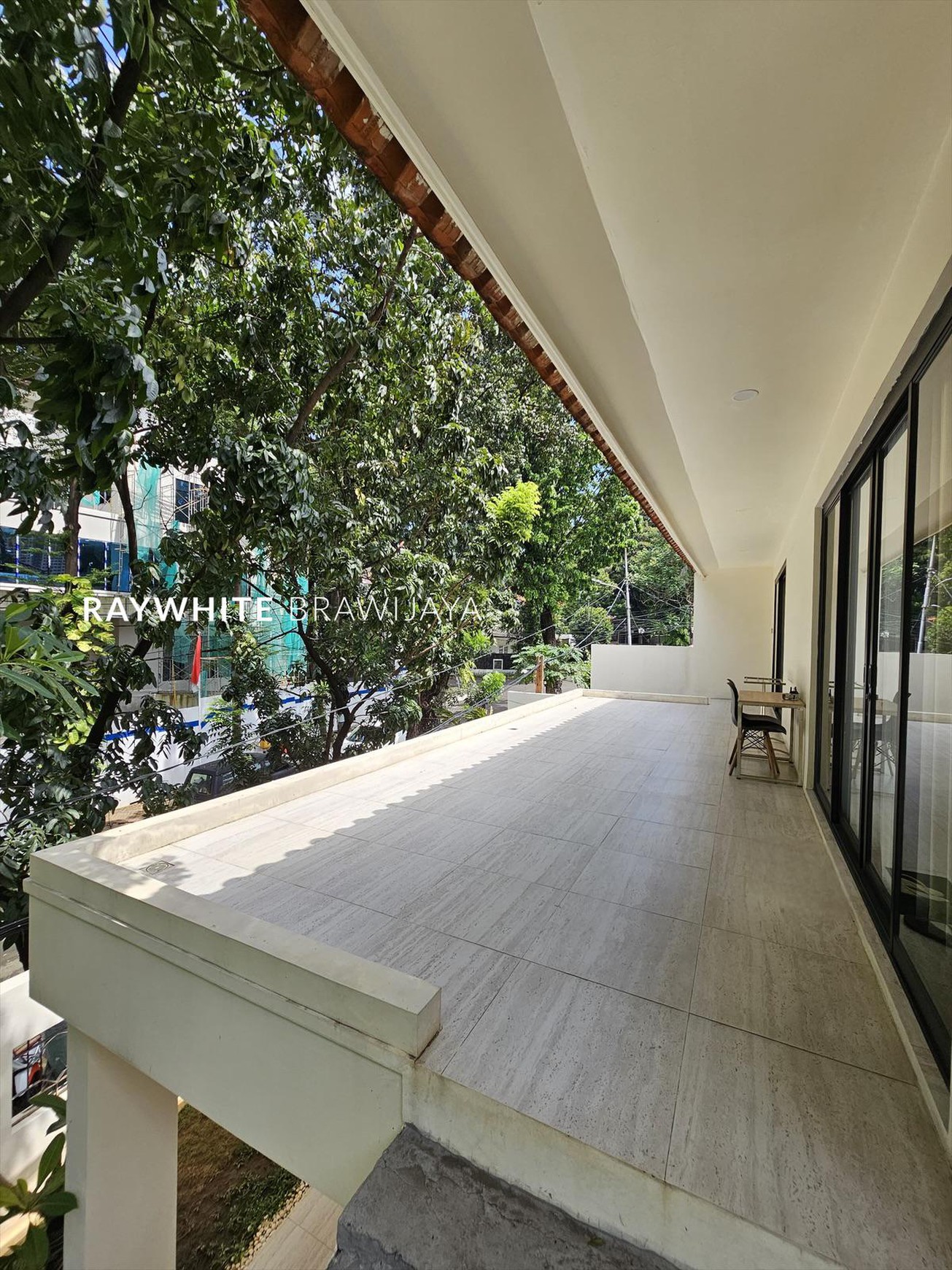 Rumah Bangunan 2 Lantai Lokasi Strategis Area Kerinci Kebayoran Baru
