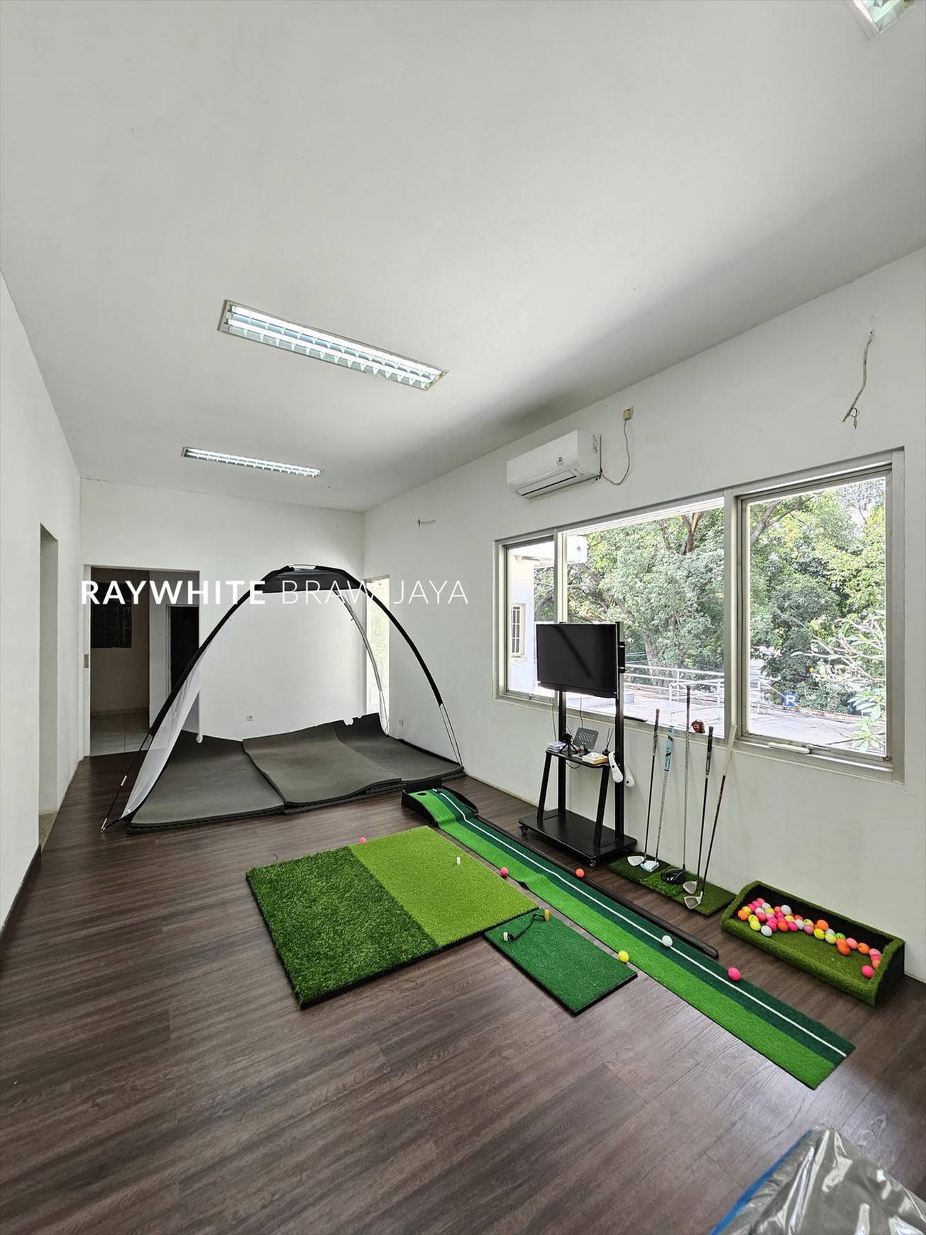 Rumah Bangunan 2 Lantai Lokasi Strategis Area Kerinci Kebayoran Baru