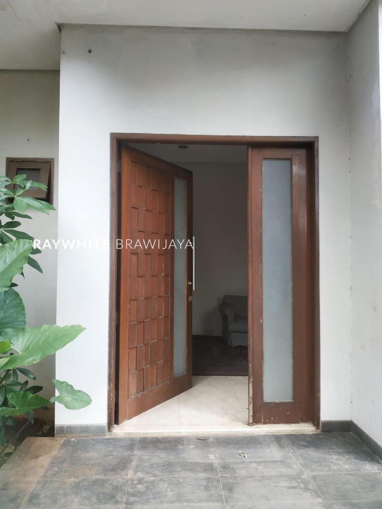 Rumah dalam Lingkungan Tenang Area Kemang Timur