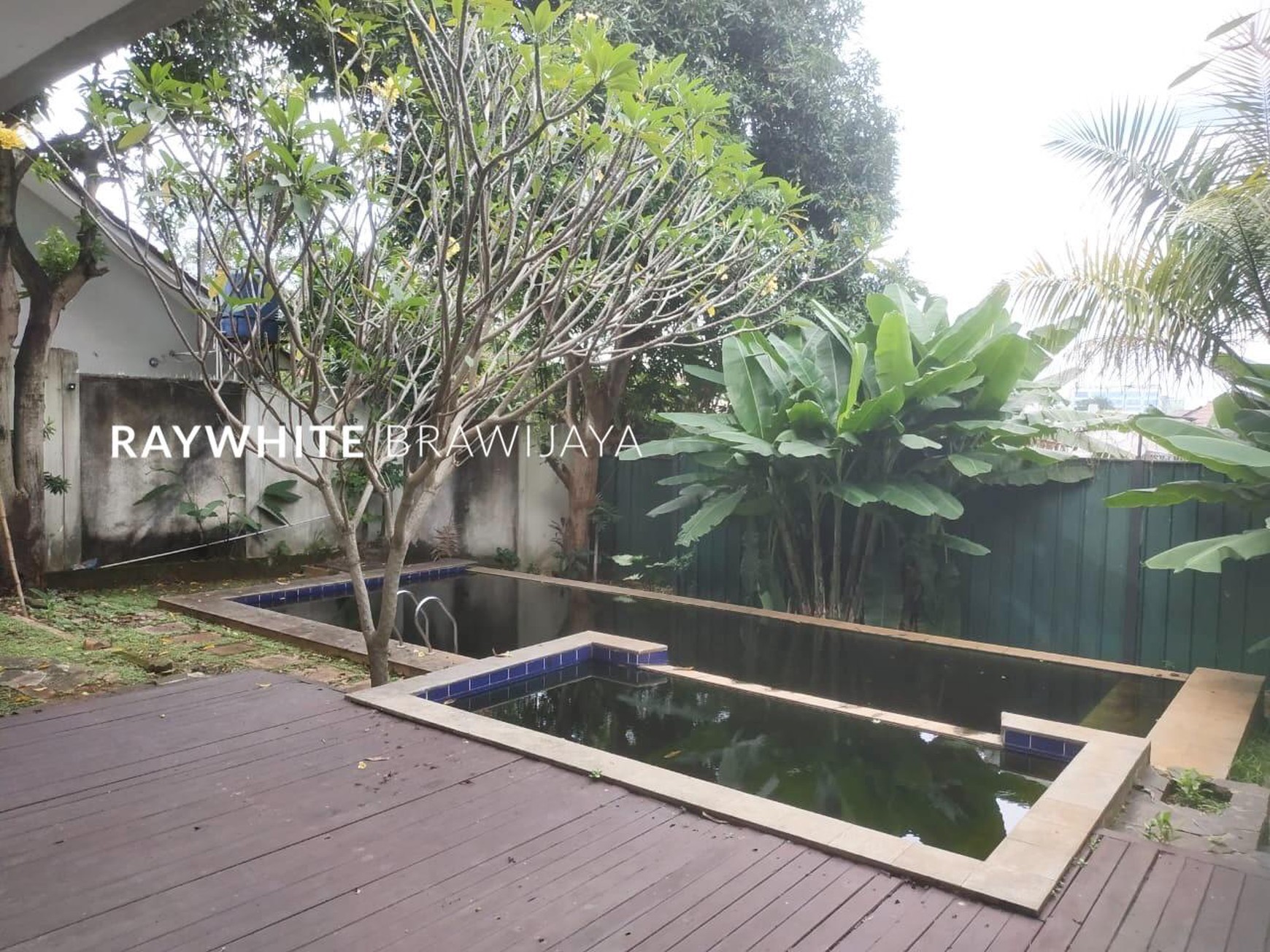 Rumah dalam Lingkungan Tenang Area Kemang Timur