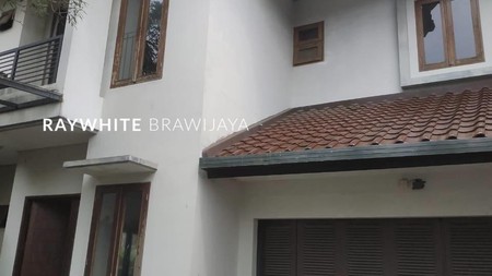 Rumah dalam Lingkungan Tenang Area Kemang Timur