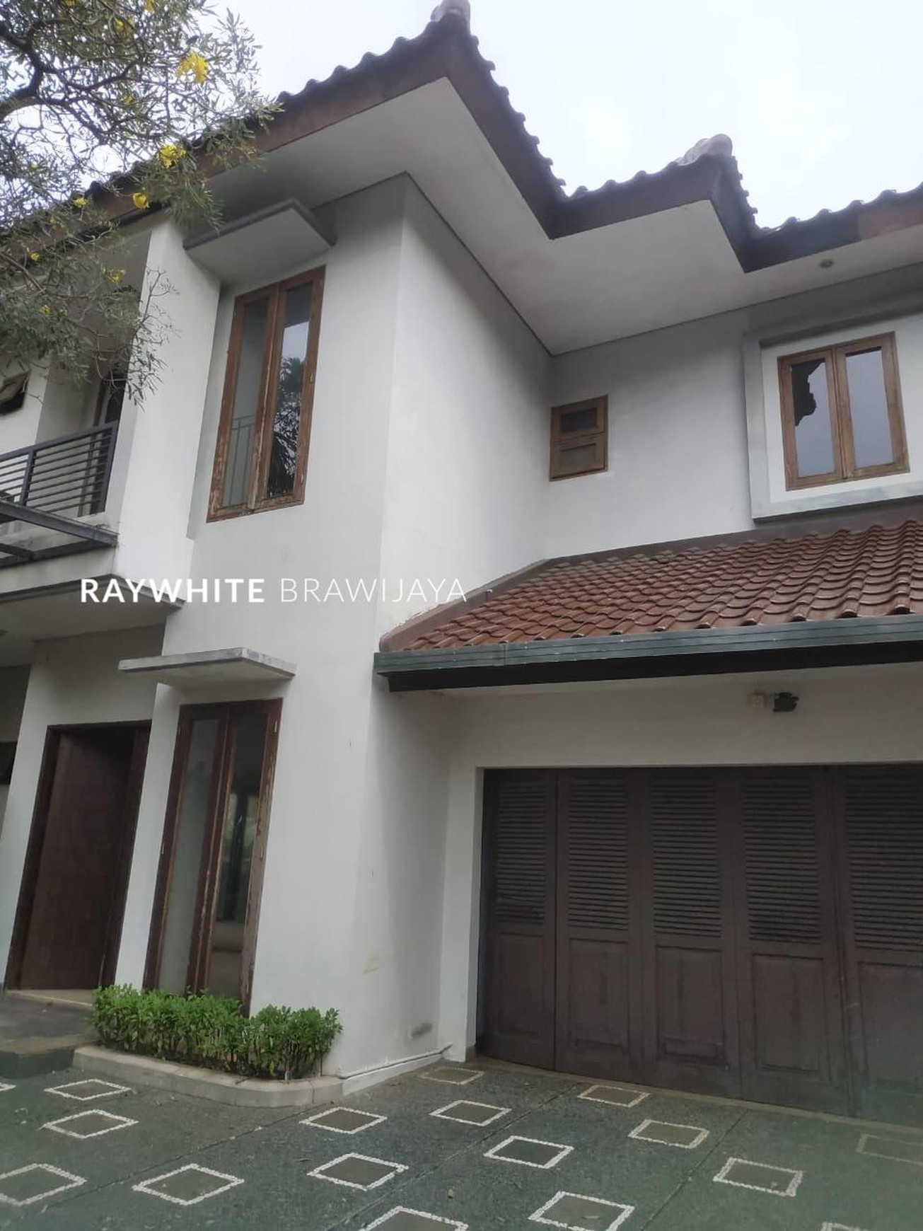 Rumah dalam Lingkungan Tenang Area Kemang Timur