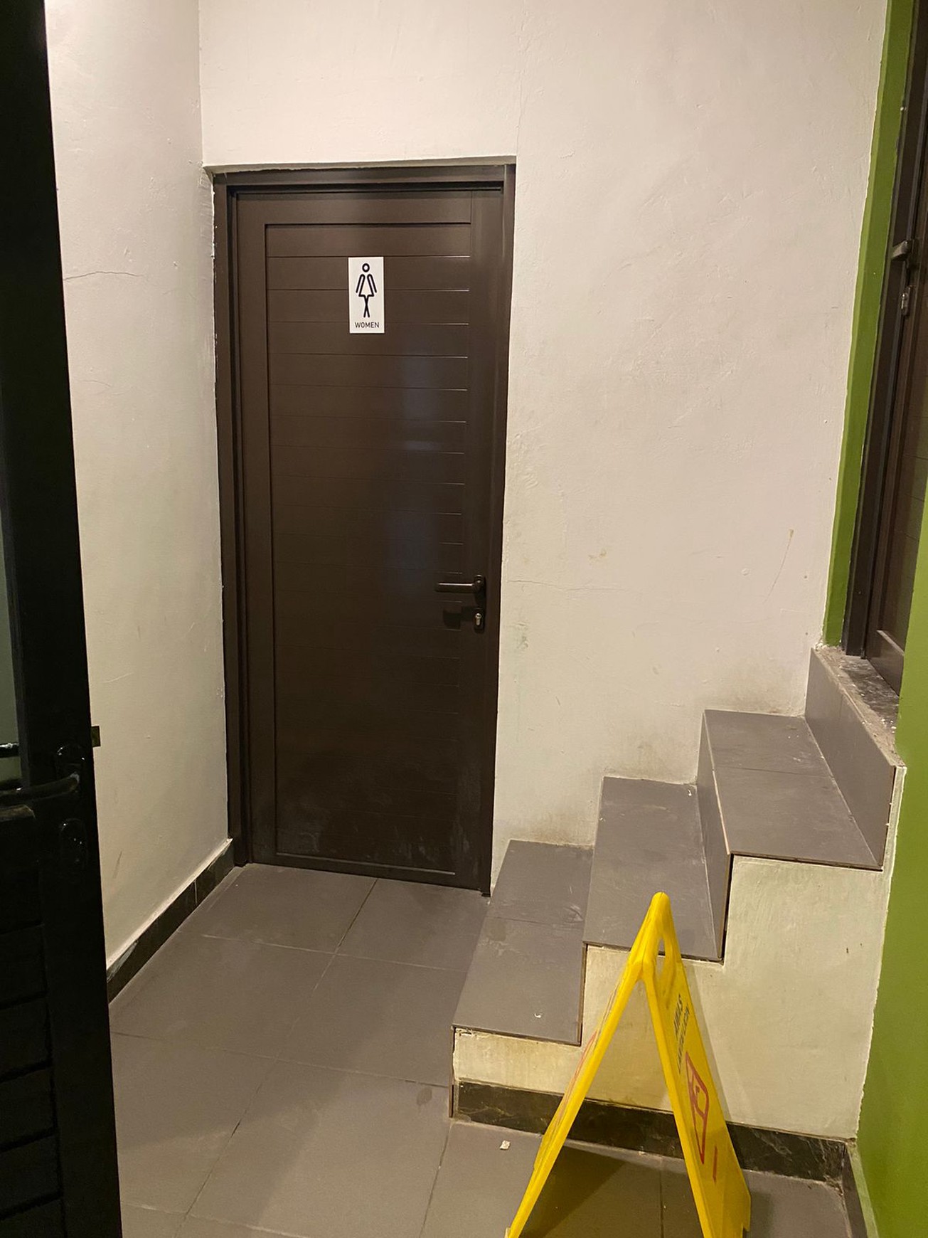 Di Jual Mini Building Siap Huni lokasi di Jl. Rd. Inten Kec. Duren Sawit Jakarta Timur