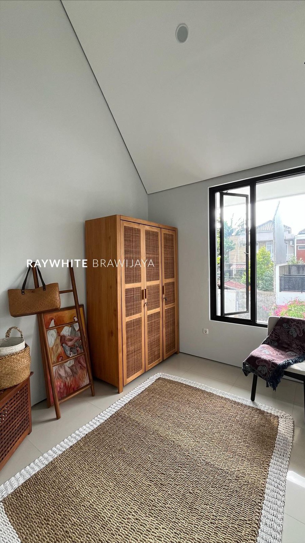 Townhouse Modern Minimalis Area Ciganjur Jagakrsa