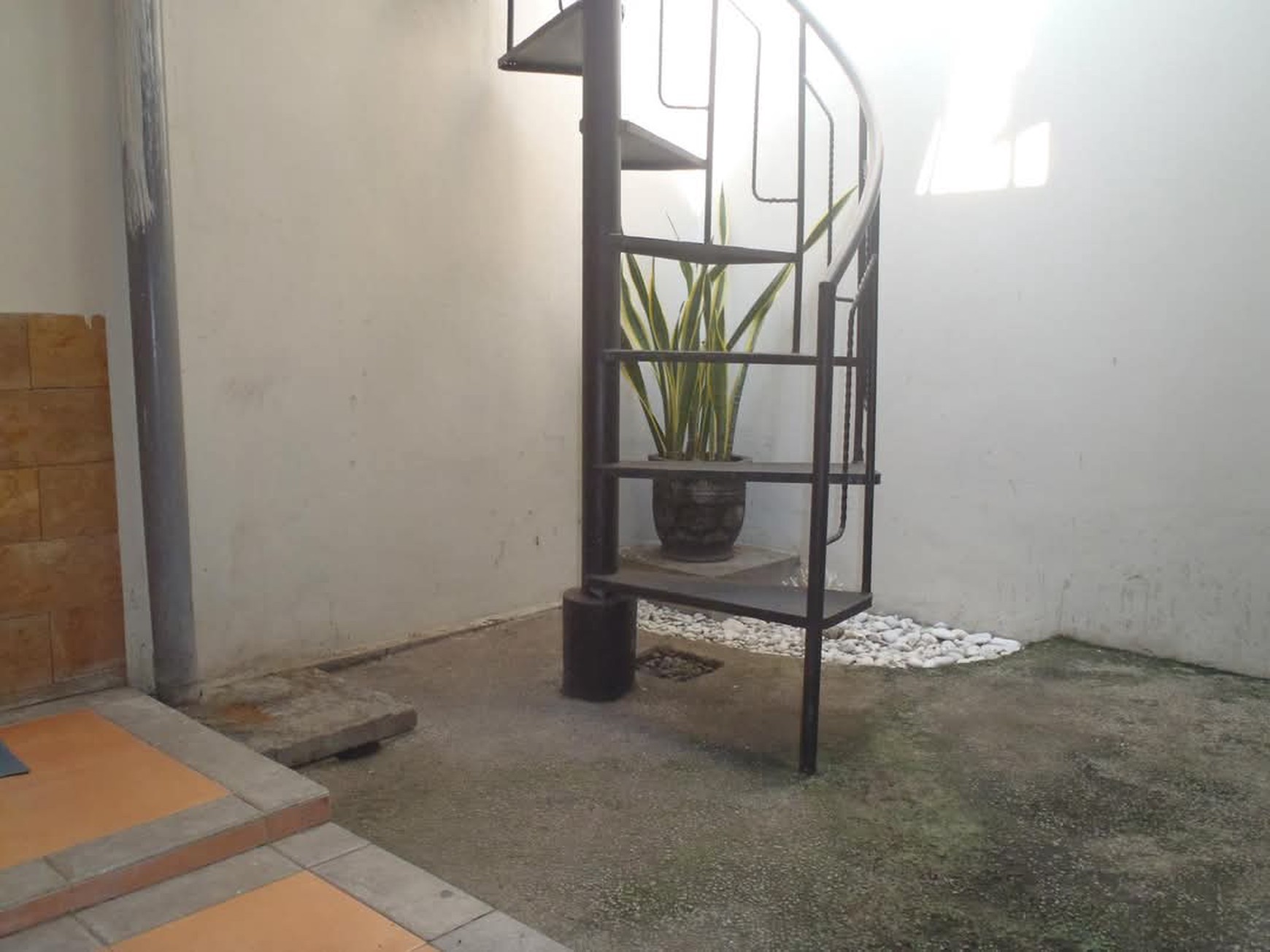RUMAH 950 JT AN DI LOKASI STRATEGIS DI MANUKAN COCOK UNTUK HUNIAN KELUARGA MUDA!!