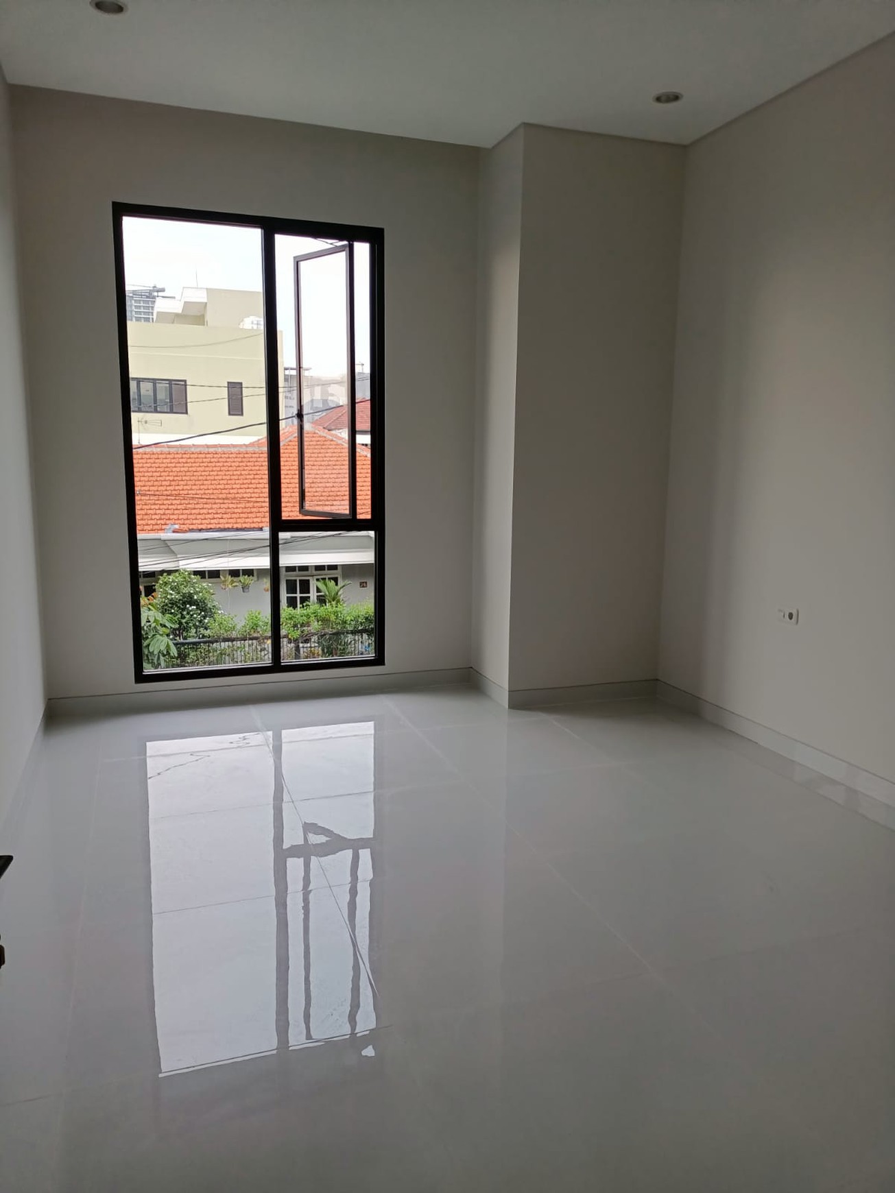 Rumah Dijual di Darmo permai, Surabaya 