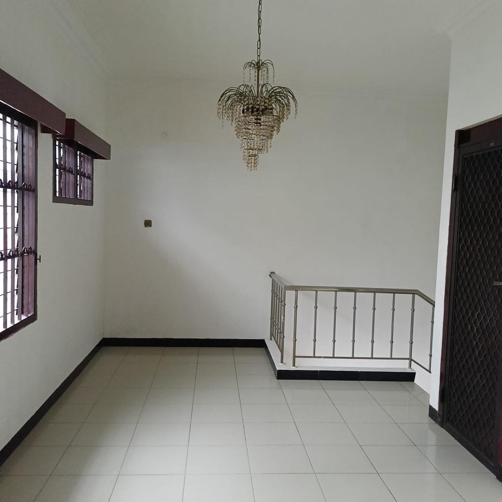 rumah darmo permai, 1.5 lt siap huni dekat Pakuwon mal