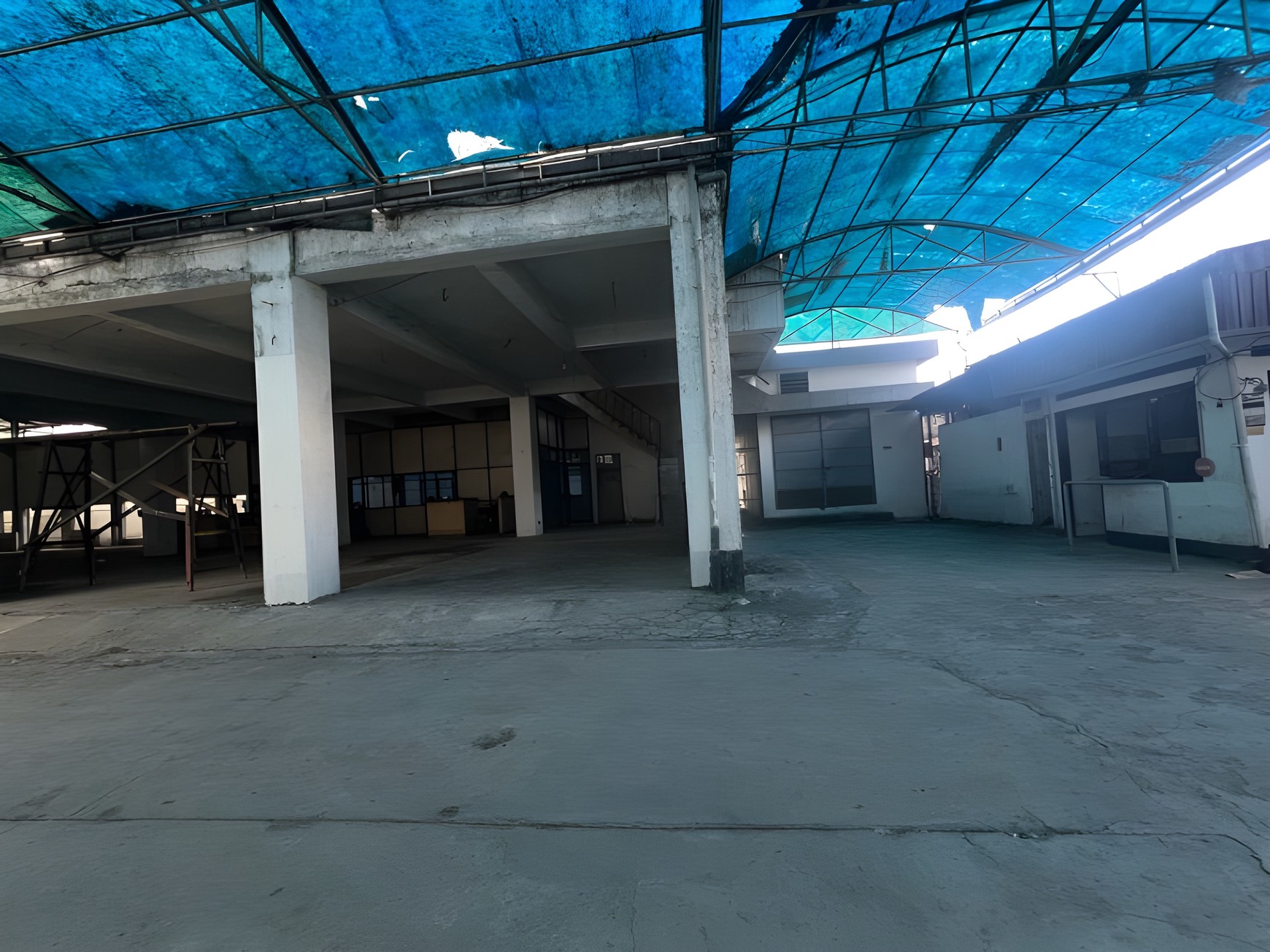 DIJUAL Gudang Workshop + Bangunan Kantor 3 Lantai  di 0 Jalan Raya Bibis Surabaya Barat 