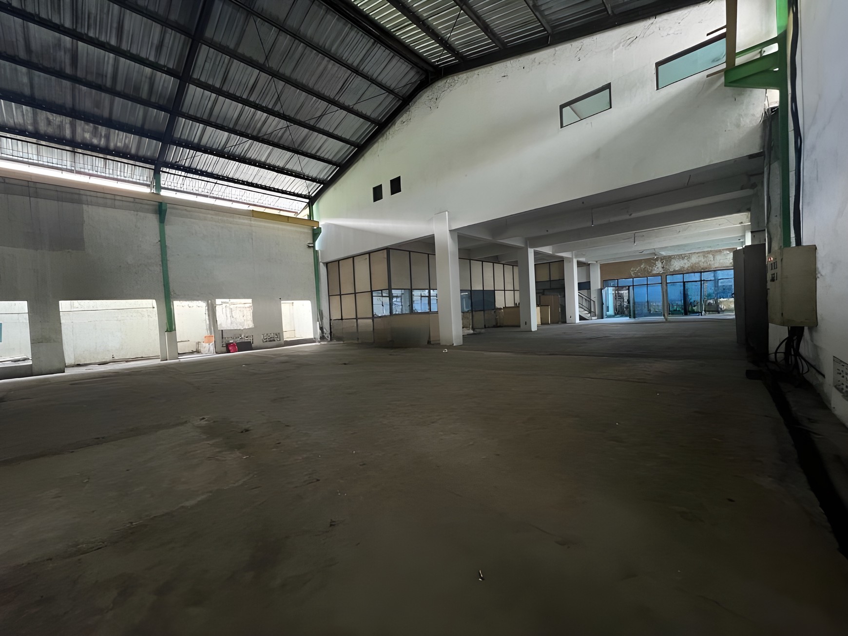 DIJUAL Gudang Workshop + Bangunan Kantor 3 Lantai  di 0 Jalan Raya Bibis Surabaya Barat 
