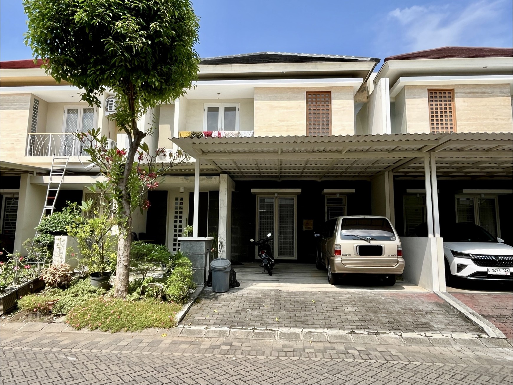 Rumah jual di Woodland Citraland Surabaya, Siap huni