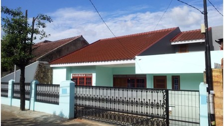 Rumah Komplek Shangrilla Petukangan, Jakarta Selatan 