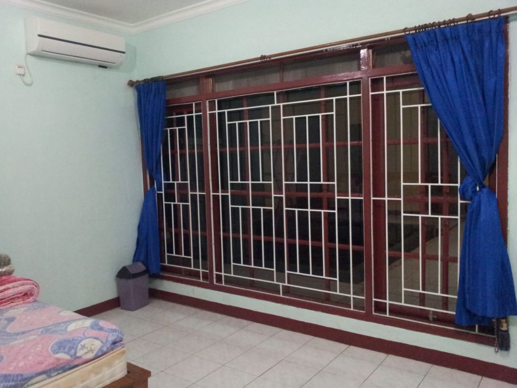 Rumah Komplek Shangrilla Petukangan, Jakarta Selatan