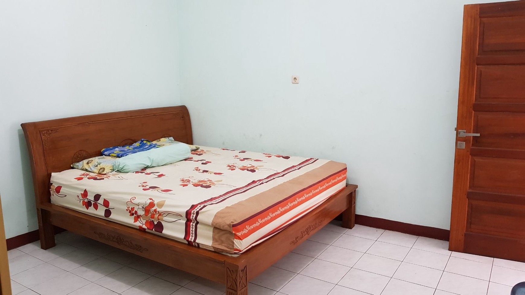 Rumah Komplek Shangrilla Petukangan, Jakarta Selatan
