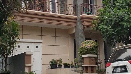 Dijual rumah di Cluster Riviera Palem Semi Karawaci Tangerang 