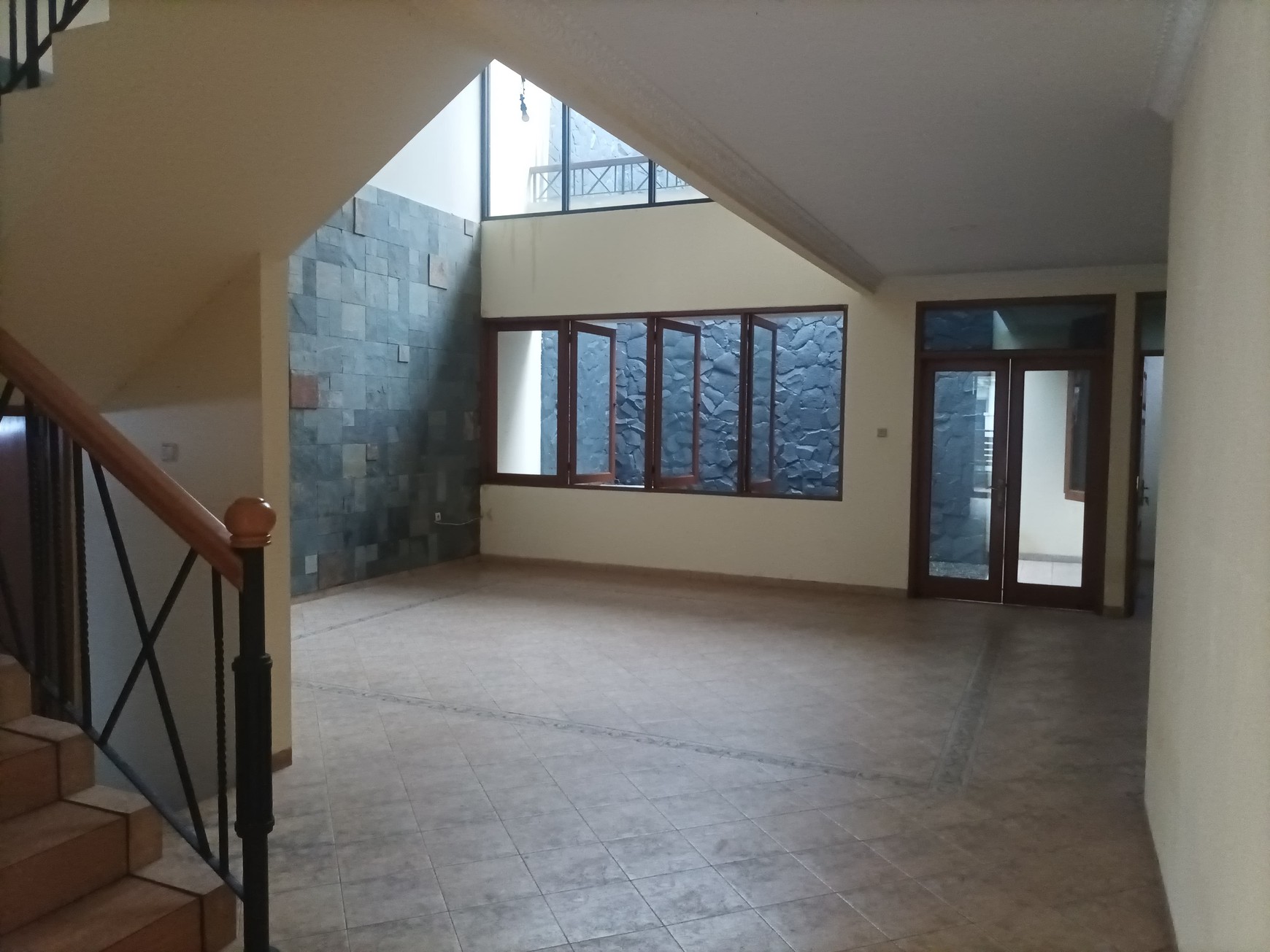Disewakan Rumah di Kebayoran Baru, Jakarta Selatan
