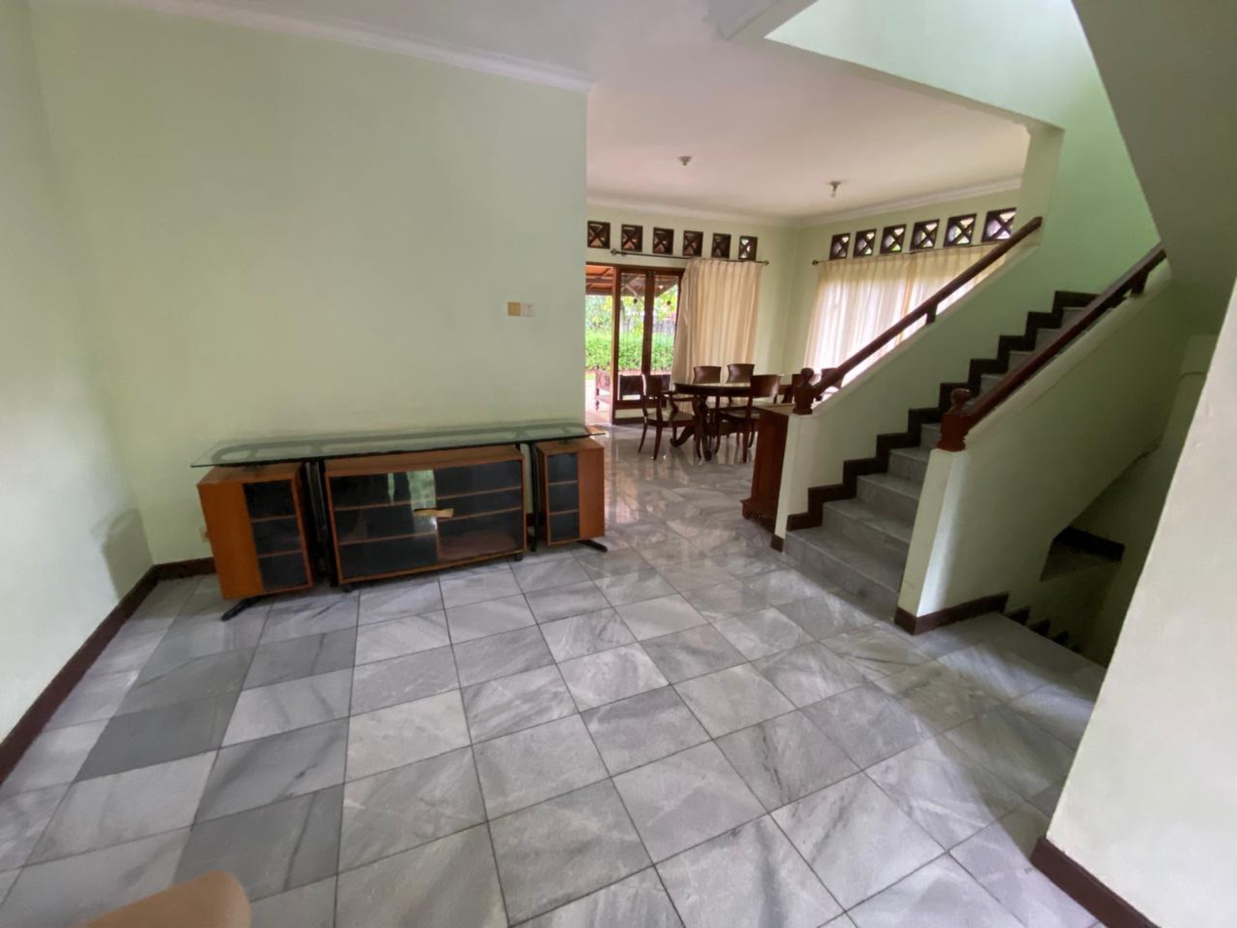Rumah Bagus Di Bali View, Jl Gianyar Ciputat Tangerang Selatan