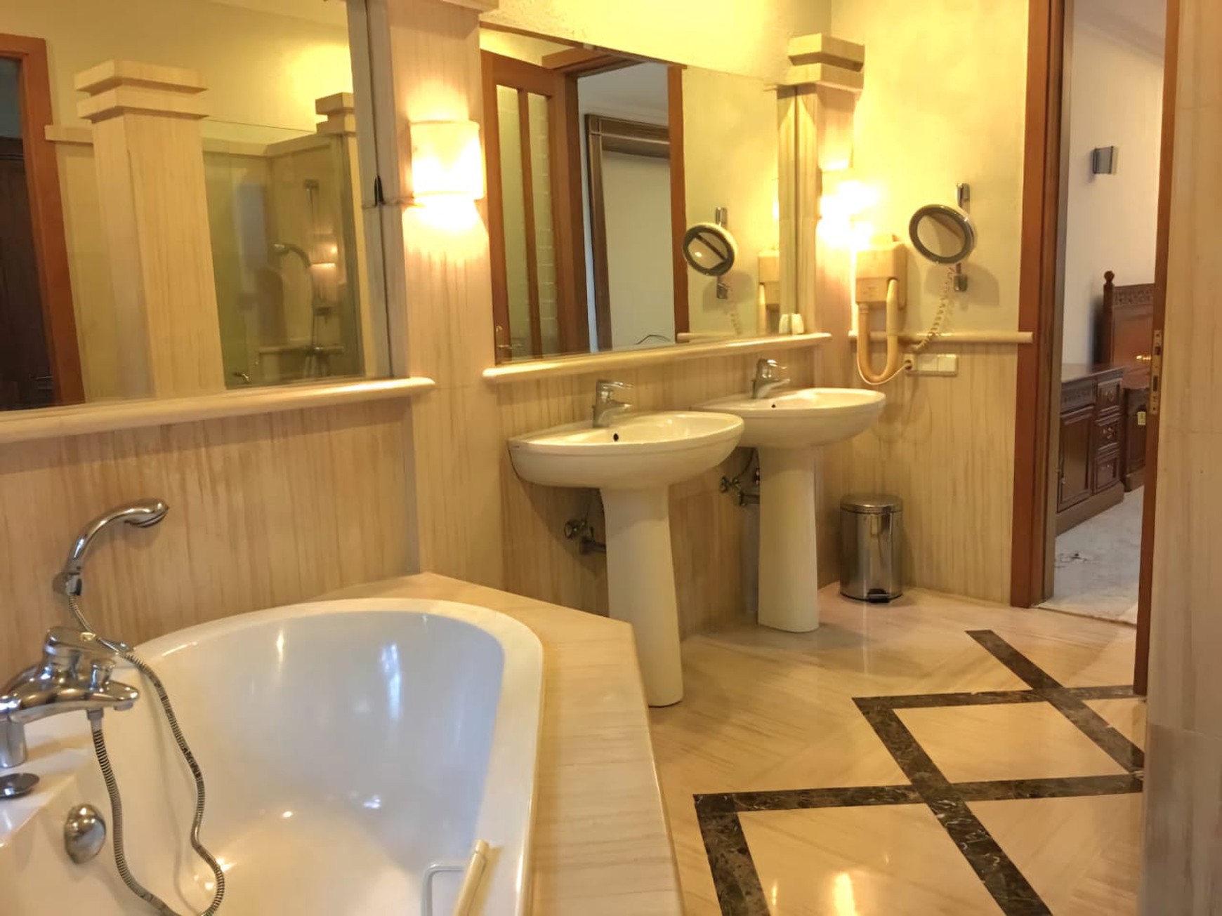 Rumah Bagus Di Alam Asri Pondok Indah Jakarta Selatan