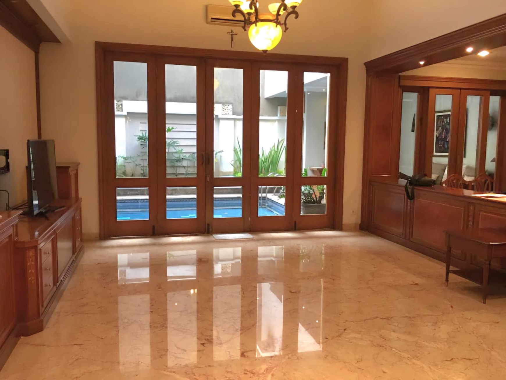 Rumah Bagus Di Alam Asri Pondok Indah Jakarta Selatan