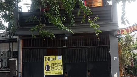 Dijual Rumah 2 lantai di Jalan Pandegiling Surabaya Pusat