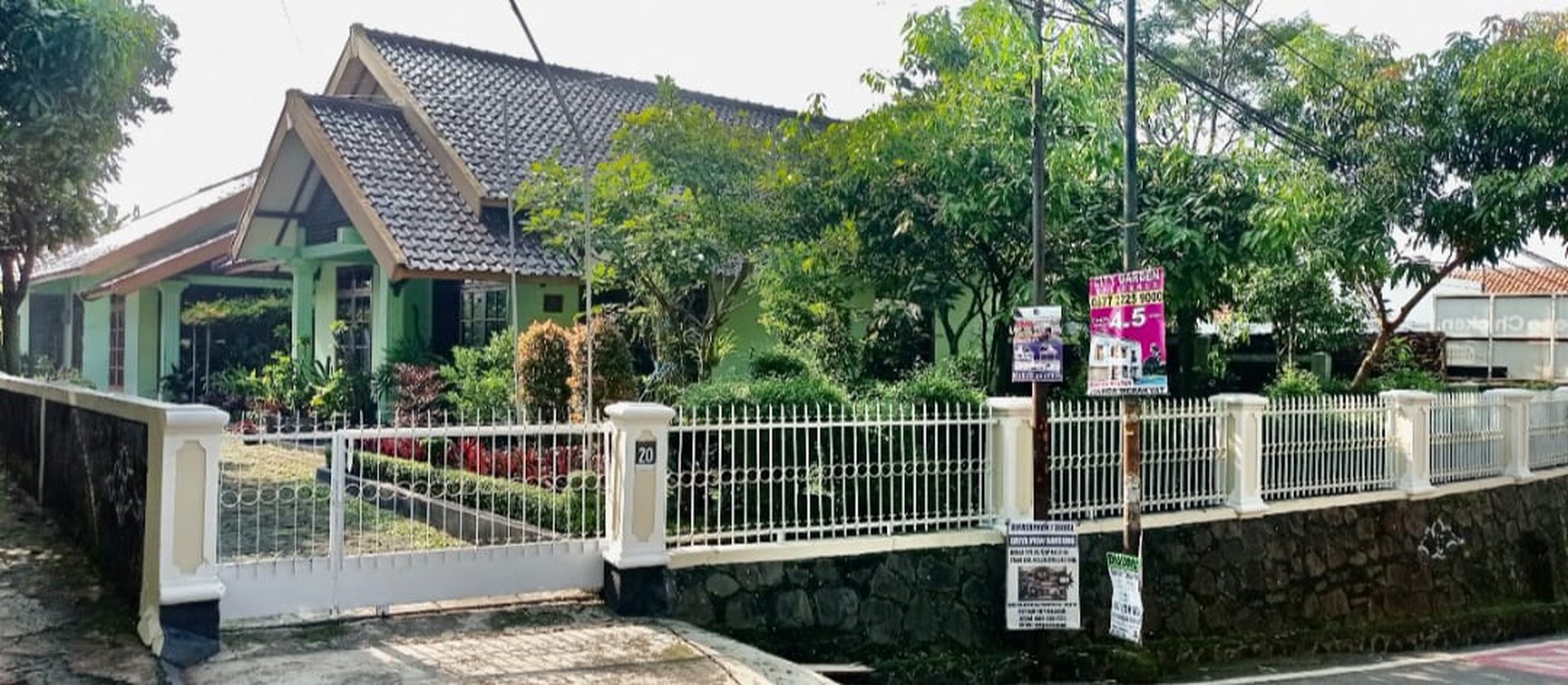 JUAL RUMAH NYAMAN LOKASI STRATEGIS