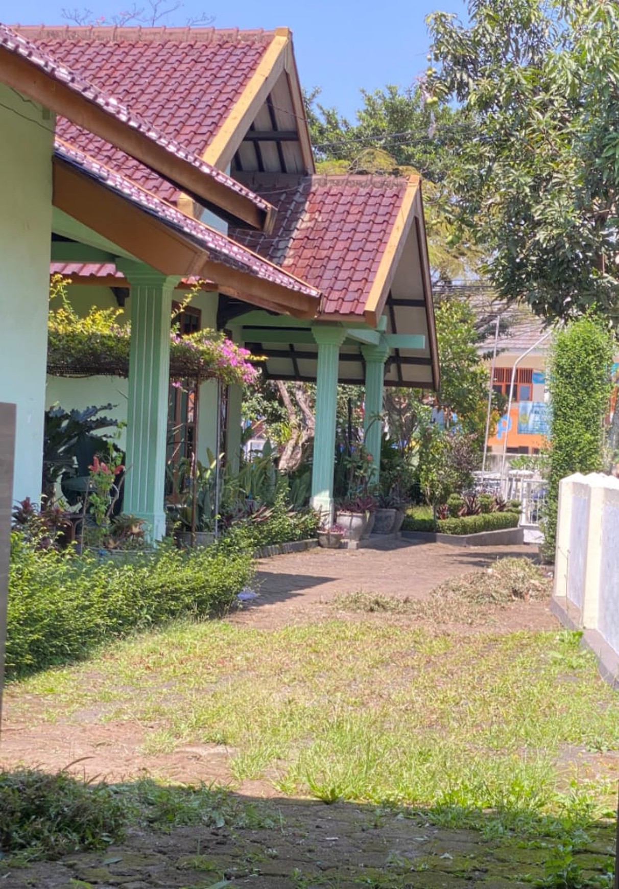 JUAL RUMAH NYAMAN LOKASI STRATEGIS