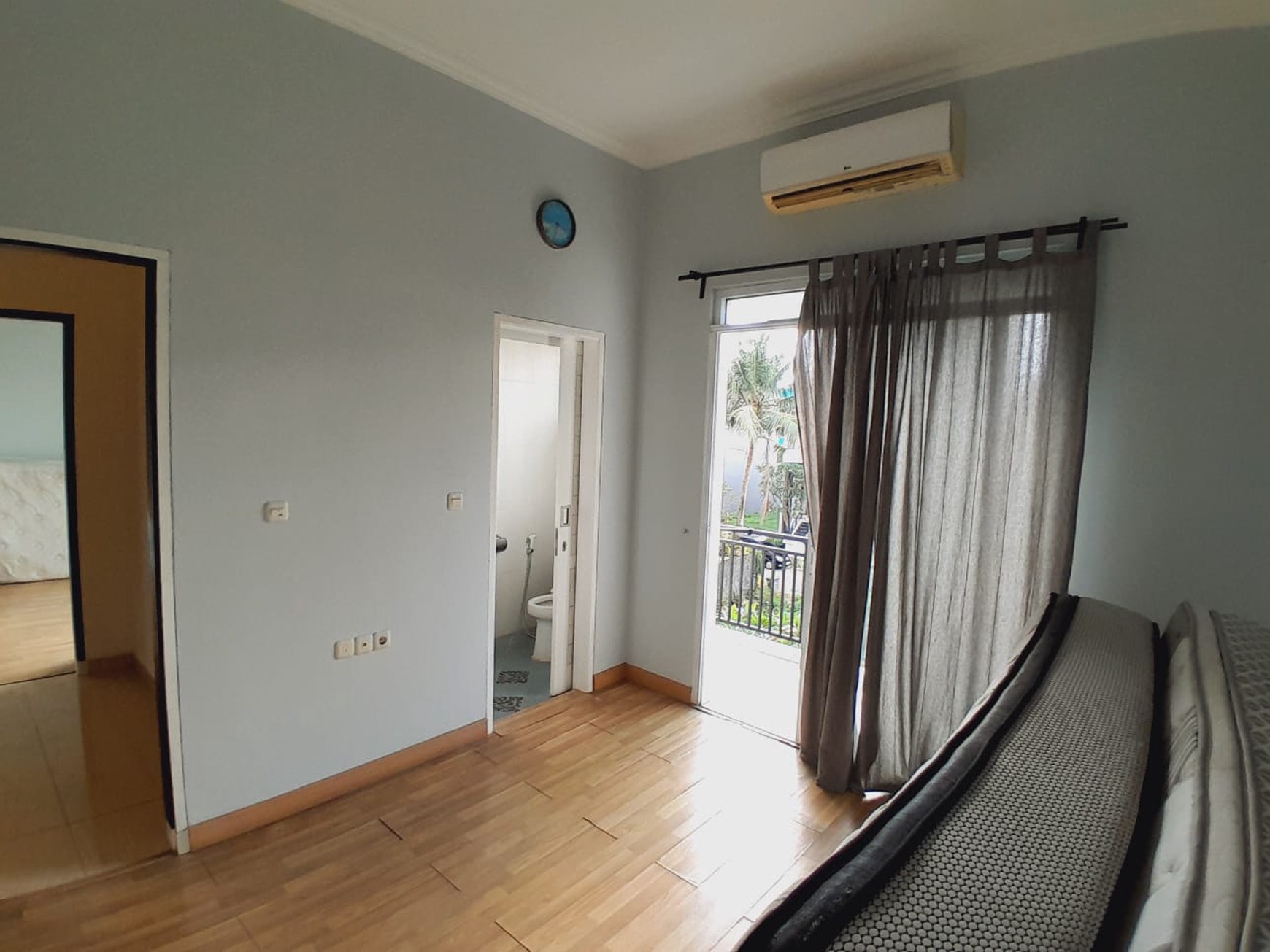 Disewakan rumah strategis nyaman di BONA VISTA RESIDENCE