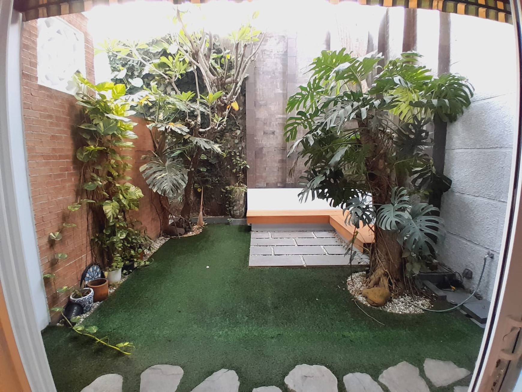 Disewakan rumah strategis nyaman di BONA VISTA RESIDENCE