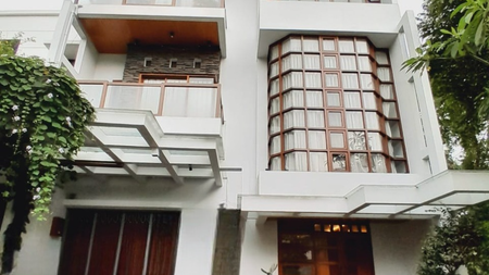 Disewakan rumah strategis nyaman di BONA VISTA RESIDENCE
