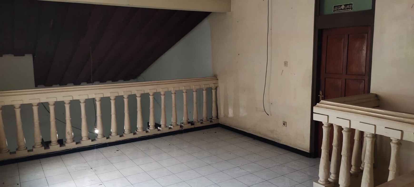 Rumah 2 Lantai, Murah Hitung Tanah, Akses Jalan 2 Mobil, Strategis Di Menteng Dalam, Dan Cocok Untuk Kos2an