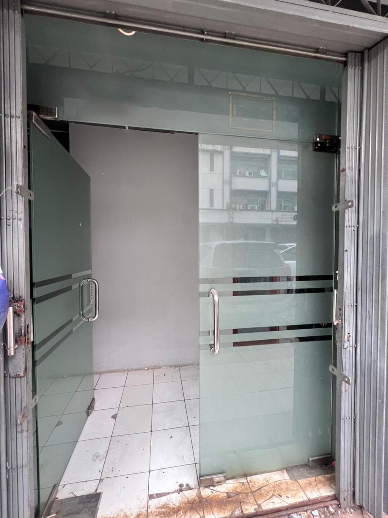 Ruko Siap Pakai dan Lokasi Strategis Pinggir Jalan Raya @Jakarta Selatan