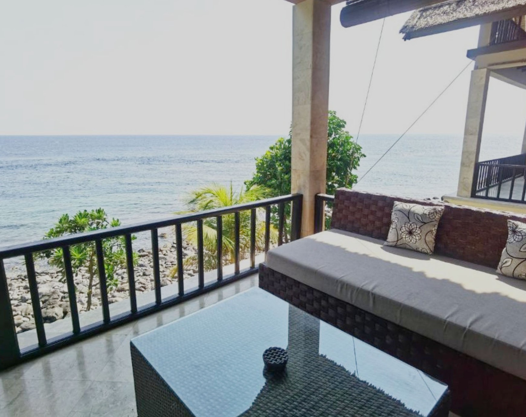 Villa Ahmed Santorini Jl. Karang Asem, Bali Luas 20 Are