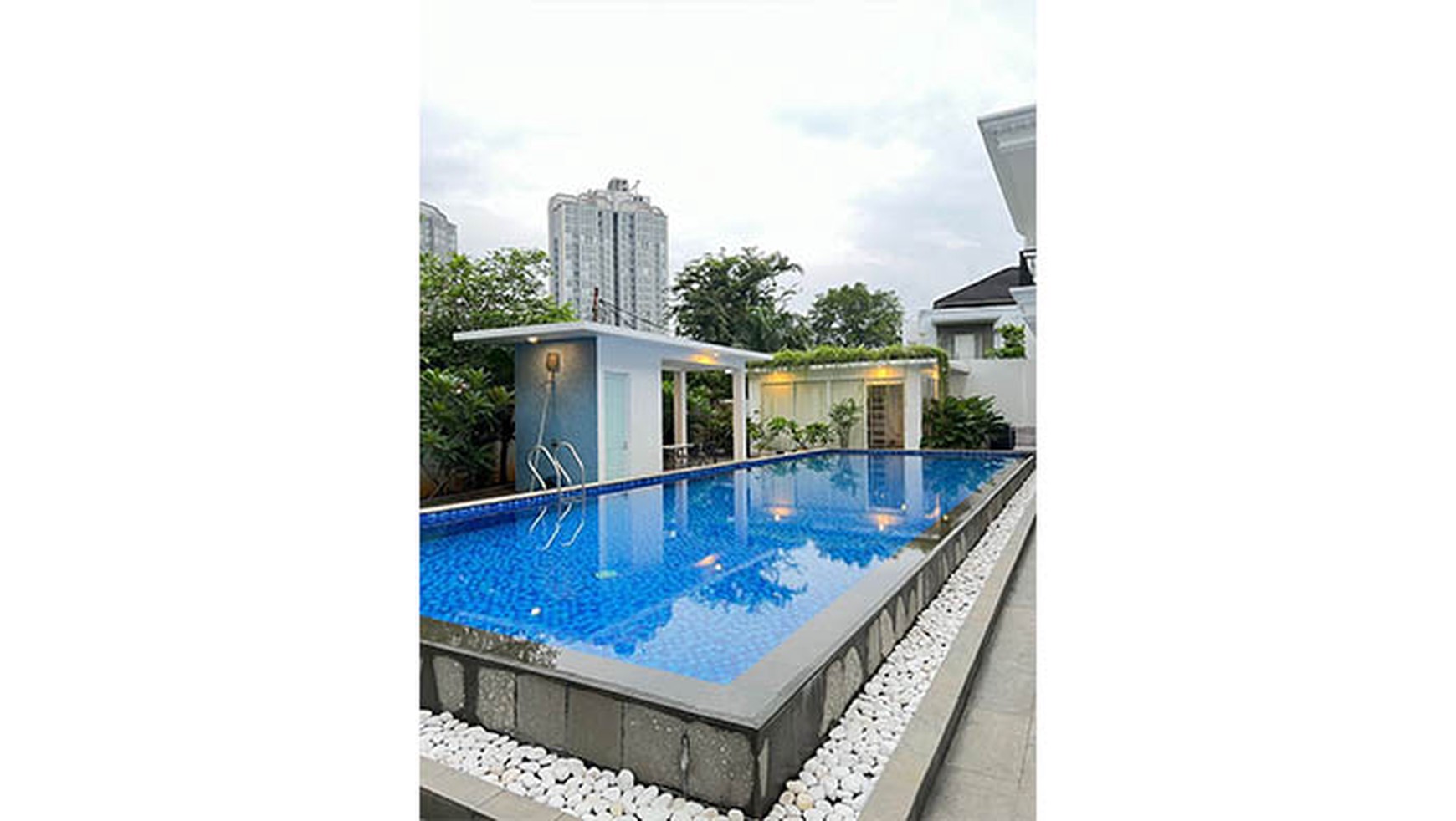 Rumah Mewah Cempaka Putih Barat, Jakarta