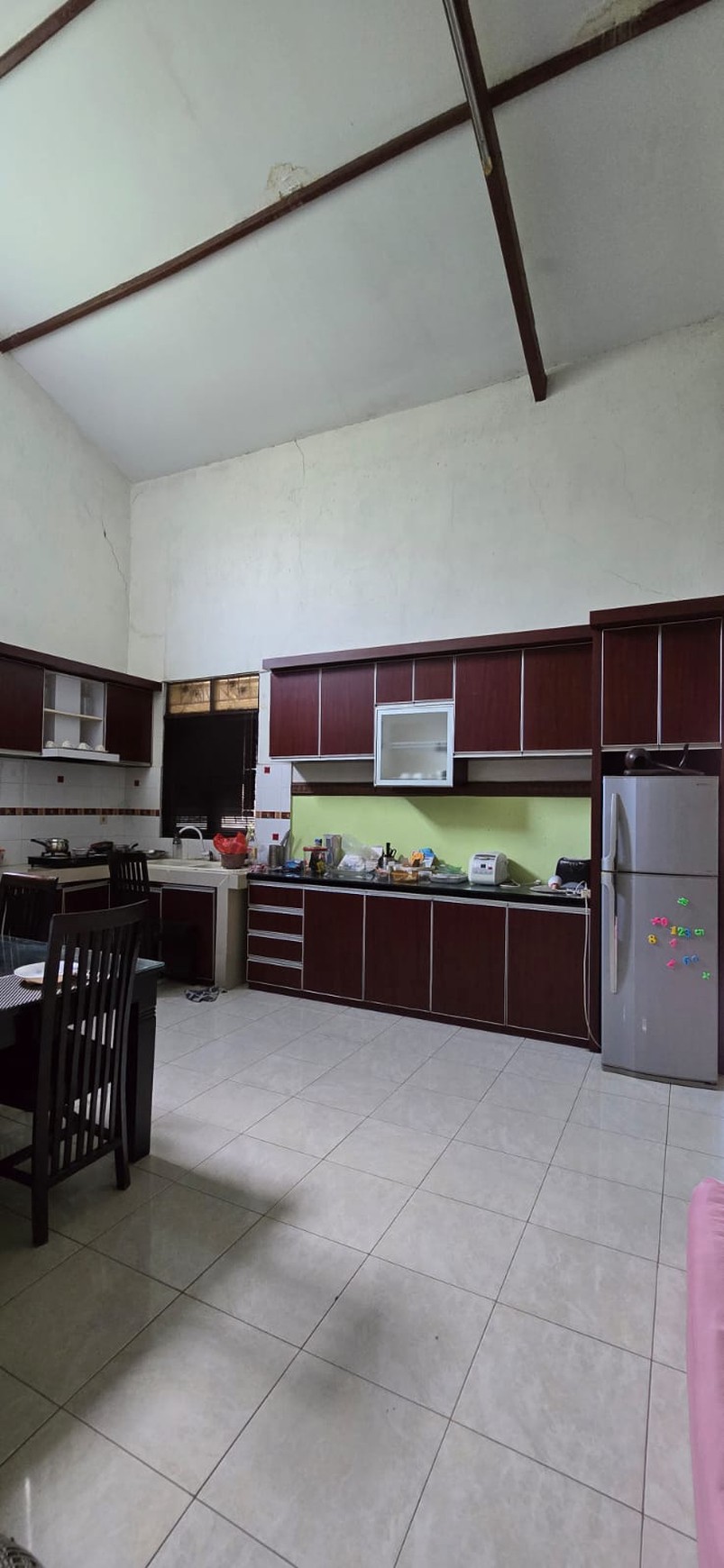 Rumah Siap Huni dengan Hunian Nyaman dan Asri di Ciputat