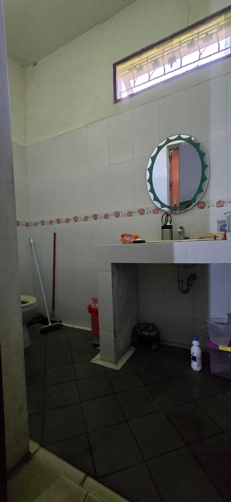 Rumah Siap Huni dengan Hunian Nyaman dan Asri di Ciputat