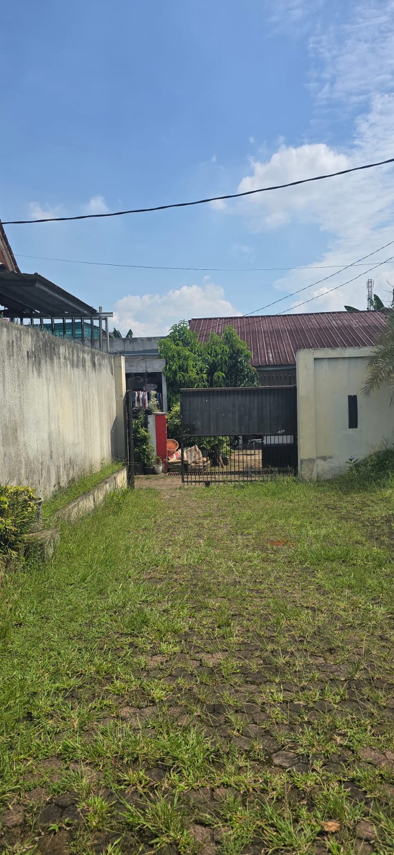 Rumah Siap Huni dengan Hunian Nyaman dan Asri di Ciputat