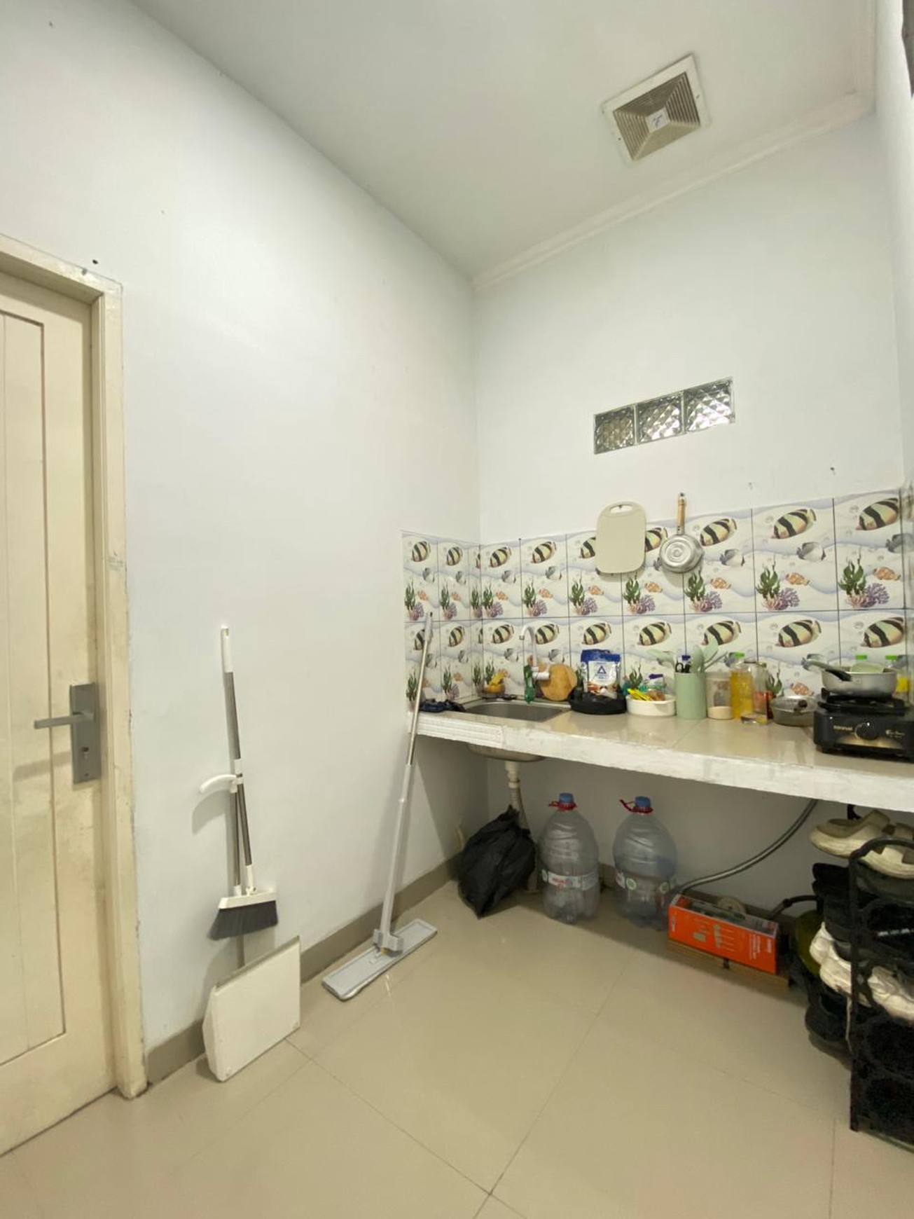 Kontrakan 3 Pintu di Kalibata - Lokasi Strategis, Dekat Stasiun & Pasar Minggu