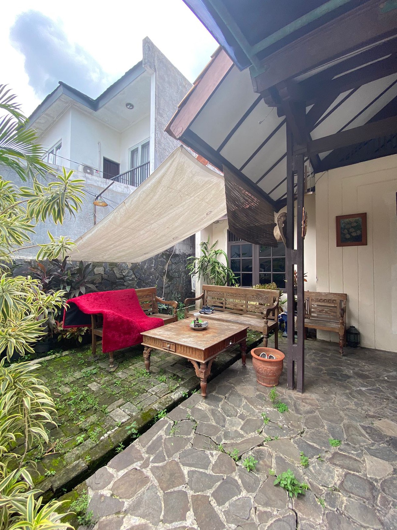 Rumah Nyaman Dalam Komplek Cinere - Lokasi Strategis, Harga Spesial