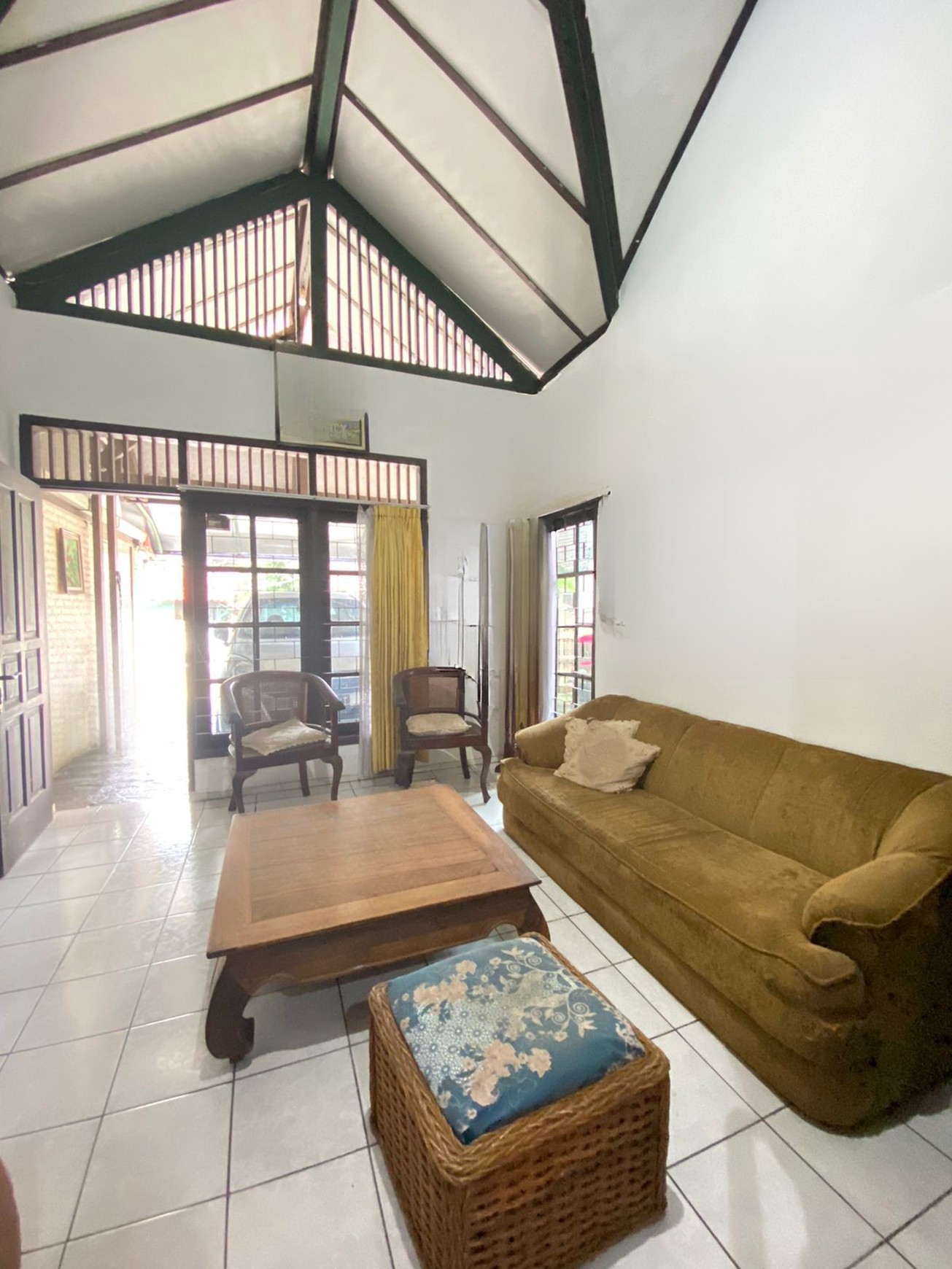 Rumah Nyaman Dalam Komplek Cinere - Lokasi Strategis, Harga Spesial