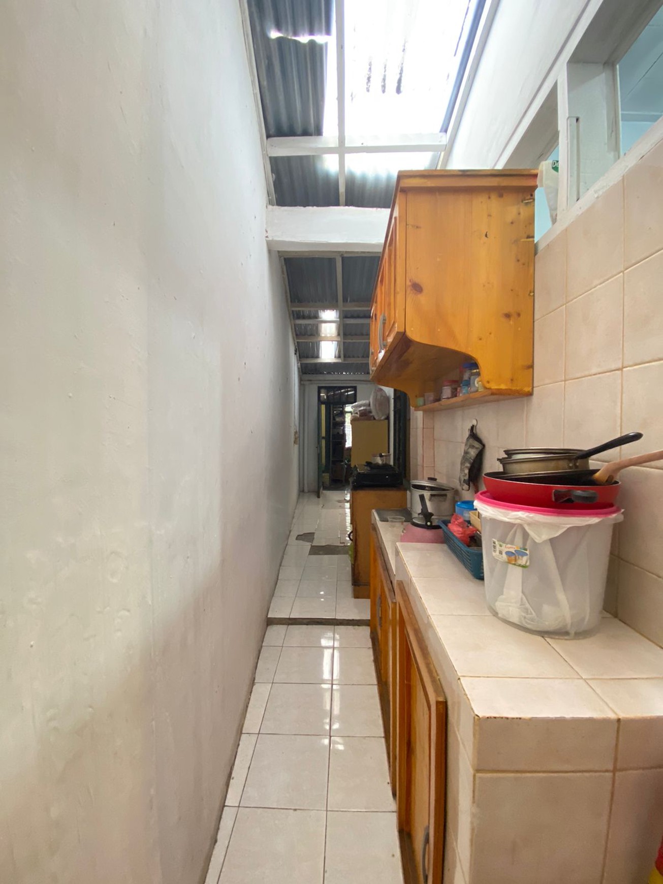 Rumah Nyaman Dalam Komplek Cinere - Lokasi Strategis, Harga Spesial