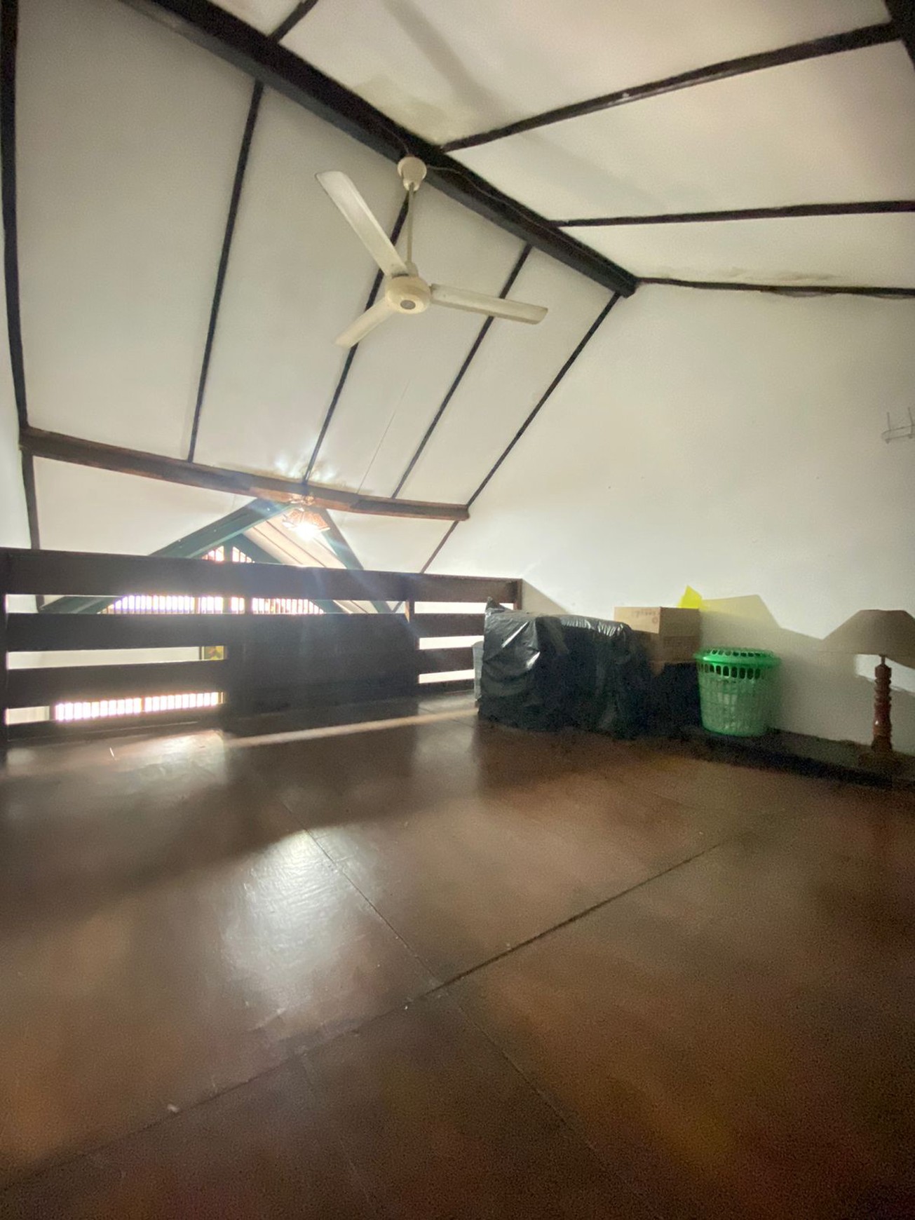 Rumah Nyaman Dalam Komplek Cinere - Lokasi Strategis, Harga Spesial