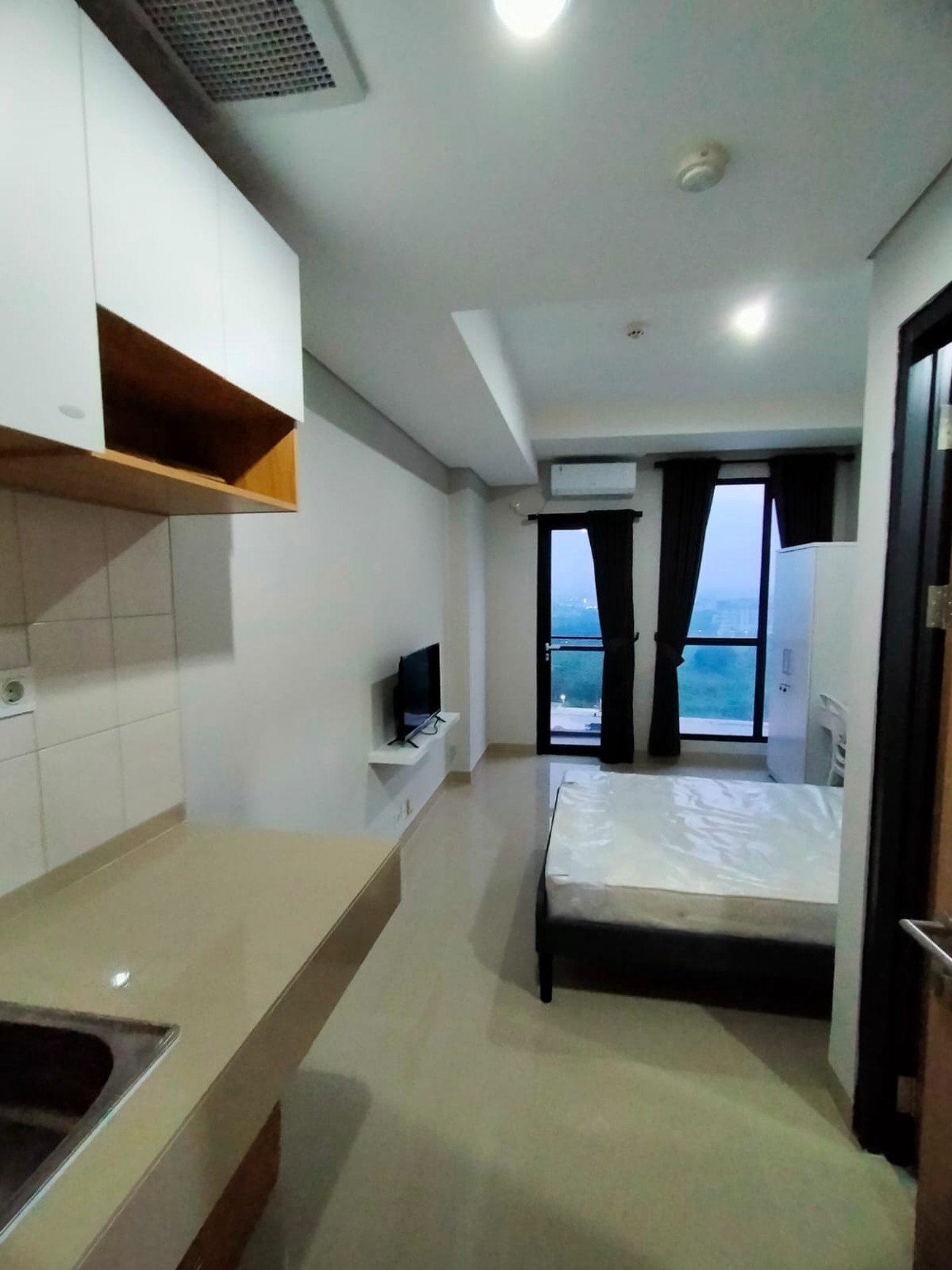 APARTEMENT MINIMALIS DI MONROE JABABEKA