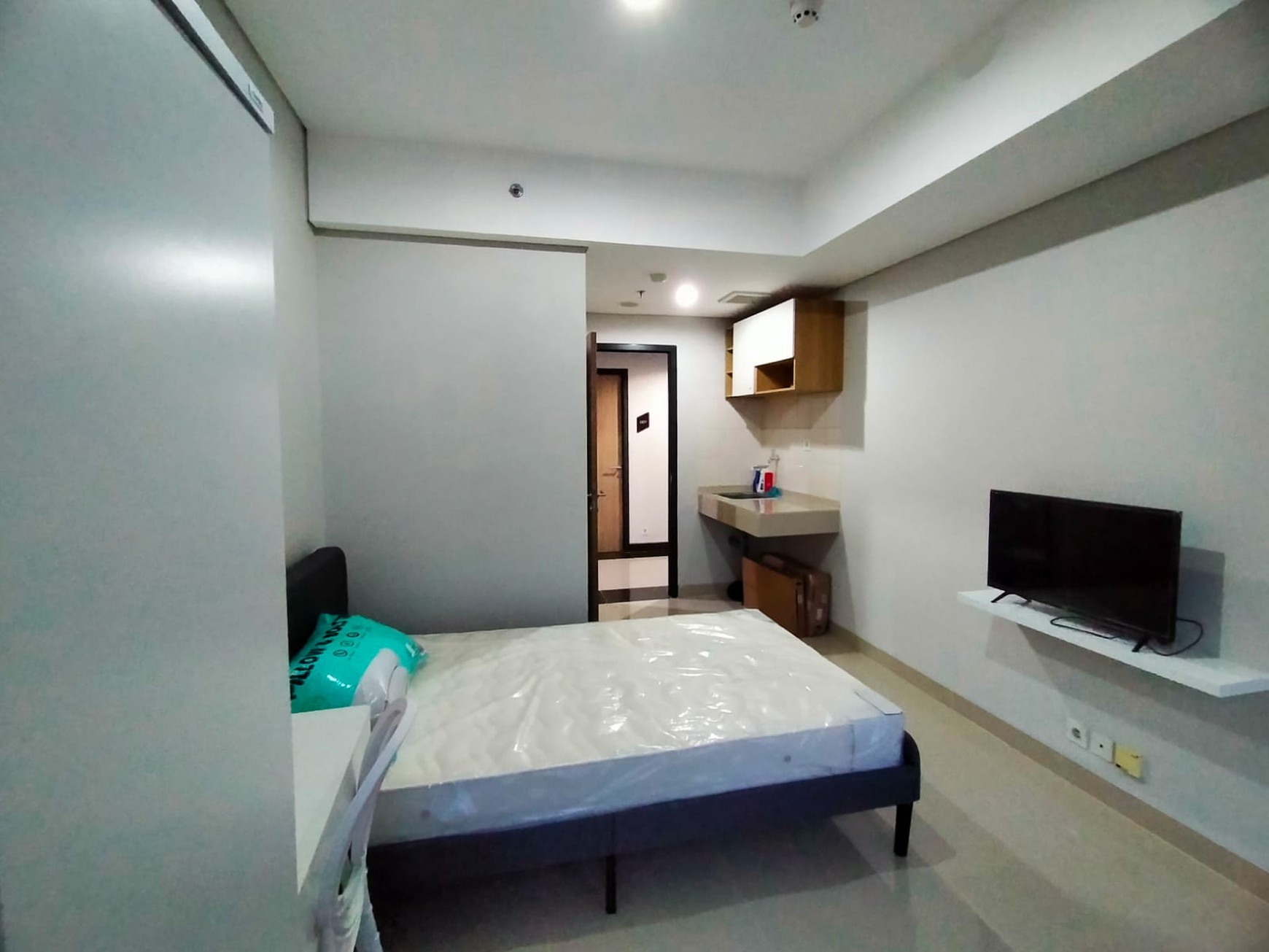 APARTEMENT MINIMALIS DI MONROE JABABEKA