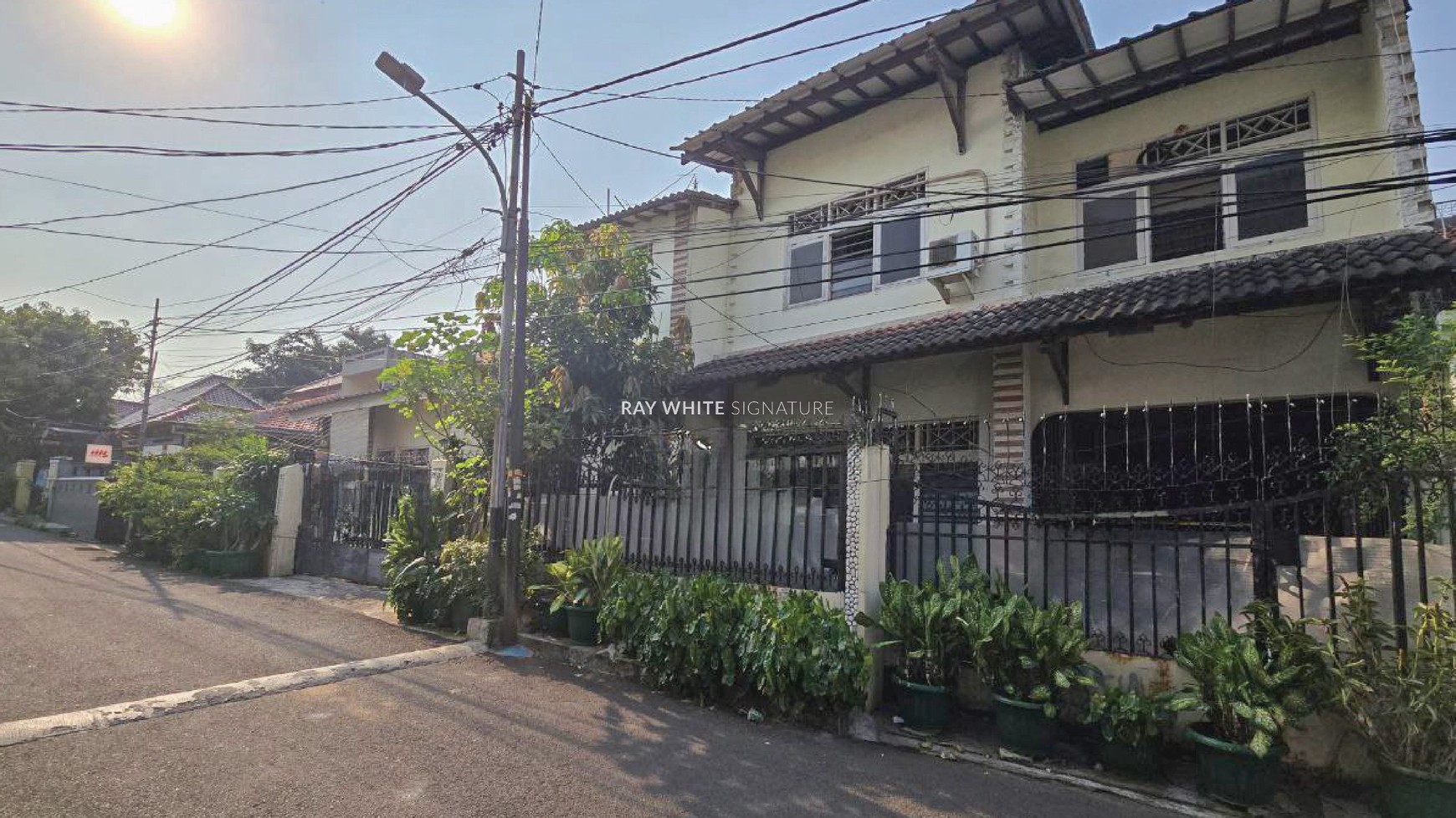 Rumah dan Kos di Jl Merpati Menteng Dalam