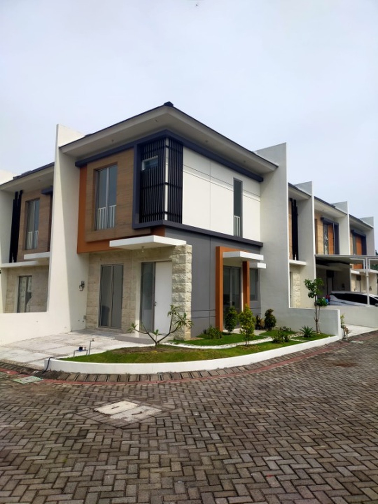 Rumah Greenland Residence Cluser Garbera