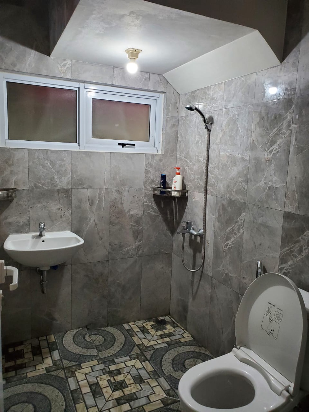 Rumah Kota wisata anti rayap