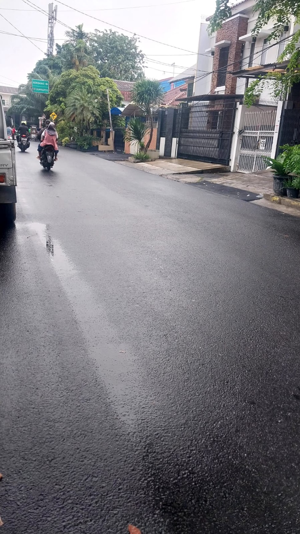 Dijual Rumah Tua Terawat Baik, Lokasi Strategis di Pinggir Jalan Raya Sumur Batu, Kemayoran - Jakarta Pusat
