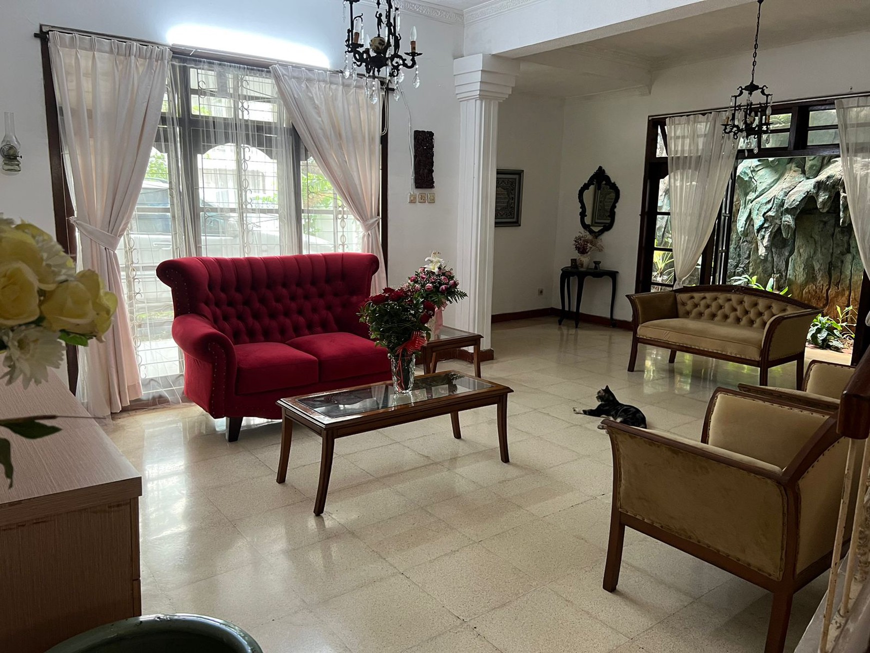 Dijual Rumah Tua Terawat Baik, Lokasi Strategis di Pinggir Jalan Raya Sumur Batu, Kemayoran - Jakarta Pusat